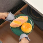 Kitchen Anti-Scalding Silicone Hand Clip - Image 5