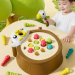 Cross-Border Woodpecker Catching Insects Game